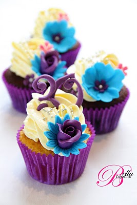 30th Birthday Cake Ideas on Photo Courtesy Of Vanessa Of Bella Cupcakes